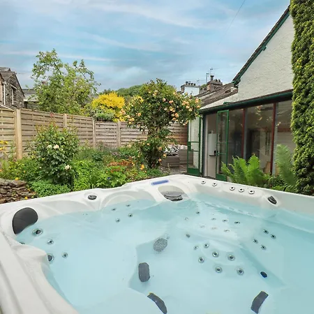 8 12 Church Street Ambleside