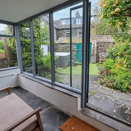 8 12 Church Street *