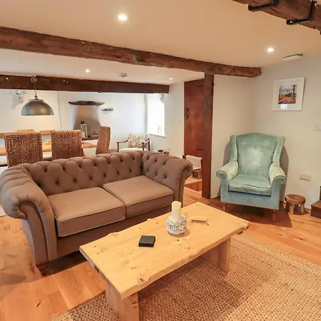 8 12 Church Street * Ambleside