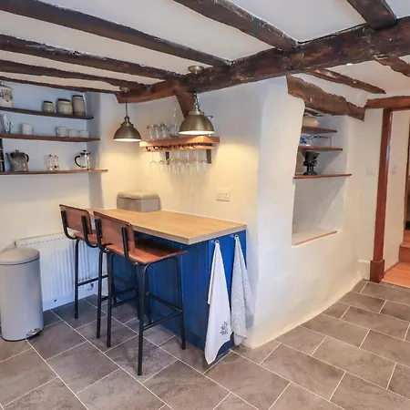 8 12 Church Street *