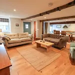 8 12 Church Street * Ambleside